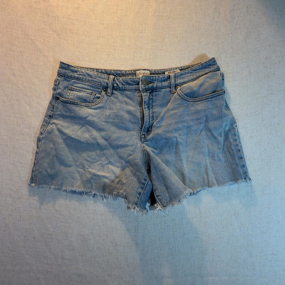 Wonderly Mid-Rise Cutoff Denim Jean Shorts Light Wash Frayed Hem Women's Size 12